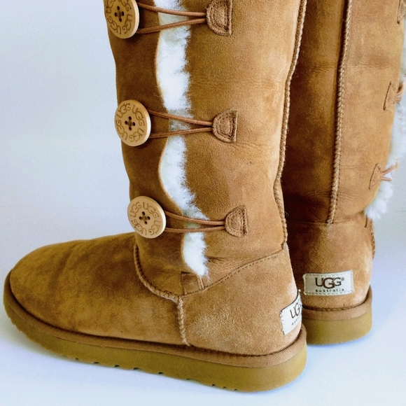 UGG Bailey Button Tripletll Boots - Picture 4 of 16